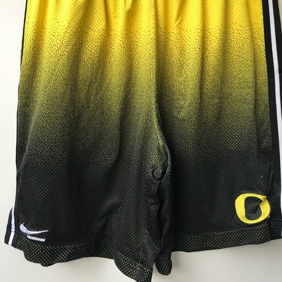 Nike men’s sport/ short made in Indonesia large - Picture 3 of 7